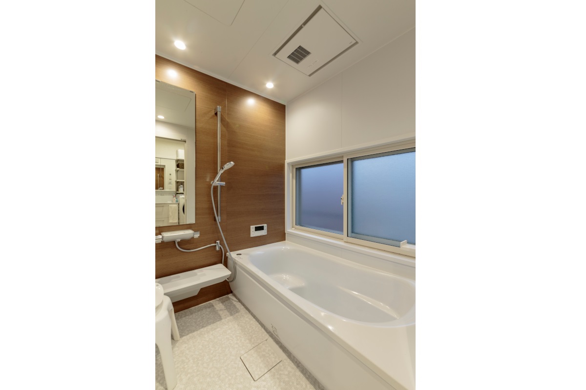 浴室暖房換気扇と二重サッシで、温かく快適なリラックス空間に。